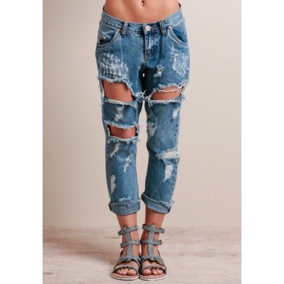 One Teaspoon Denim - One Teaspoon Ripped Boyfriend Denim Capris